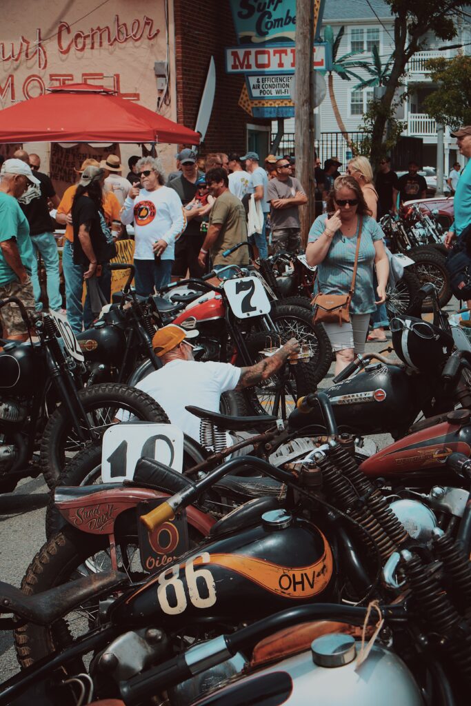 crowd of motorcycles - - Bisoux De Lune