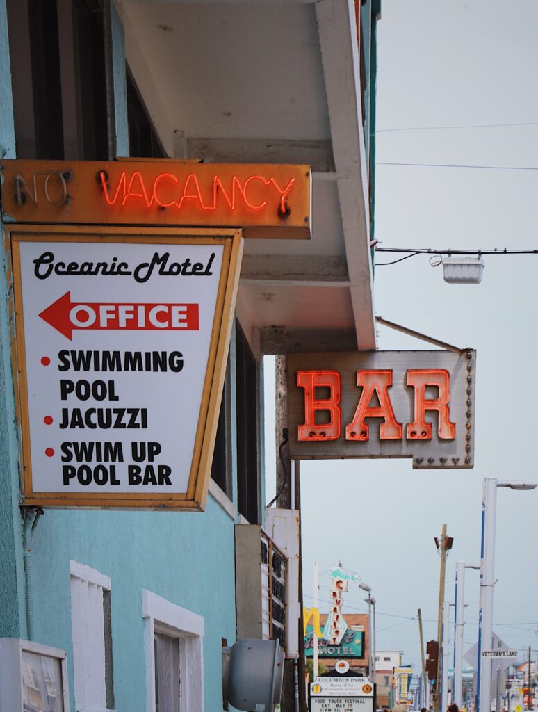 bar signs marketing - Bisoux De Lune